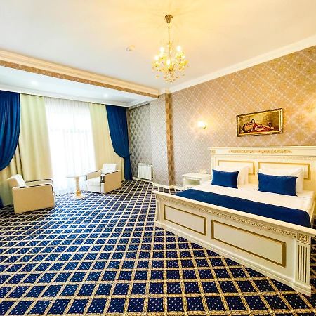 Premier Palace Baky Esterno foto Suite