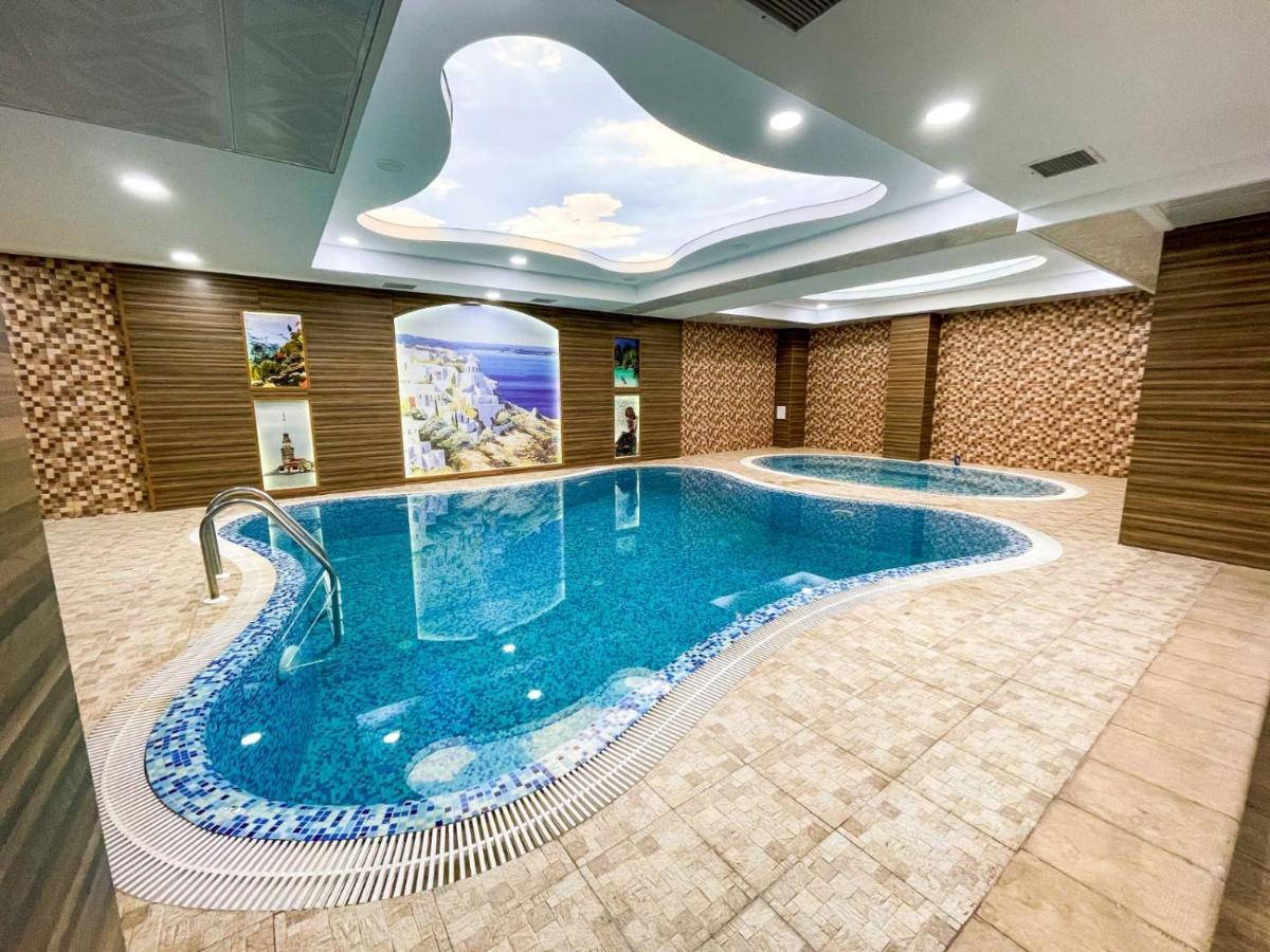 Premier Palace Baky Esterno foto Indoor pool