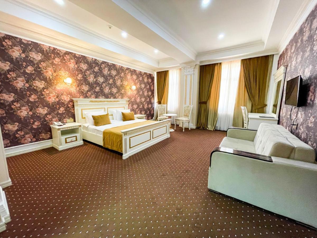 Premier Palace Baky Esterno foto Suite